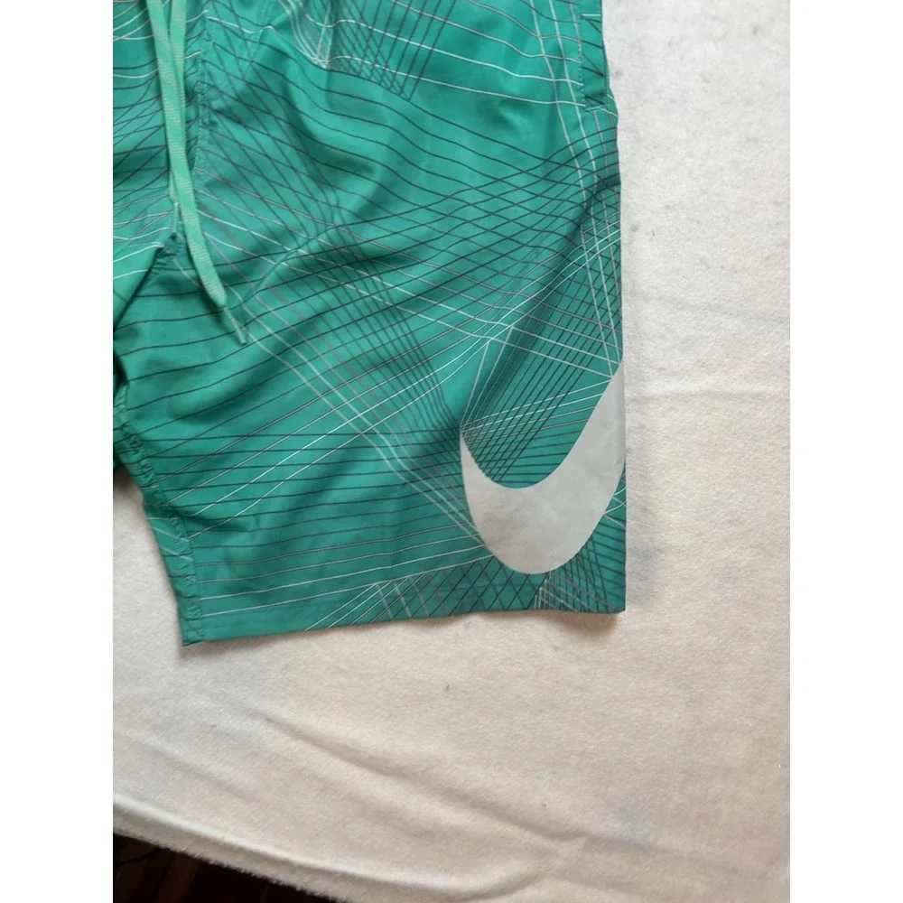 Nike Swim Shorts‎ Men's Size Medium Bathing Suit Trunks Green Geometric Logo